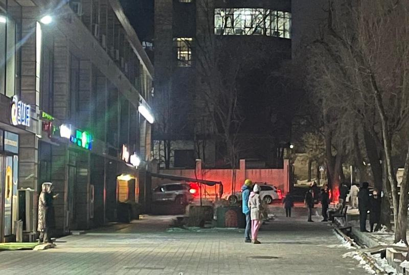 Cutremur de 7 grade resimțit în Kârgâzstan. În capitala Bişkek, oamenii au ieșit din case în stradă, Foto: AA/ABACA / Abaca Press / Profimedia