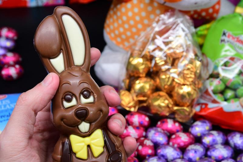 Angajatul unui supermaket a fost dat afară după ce a împiedicat un hoț să fure iepurași de ciocolată de Paște