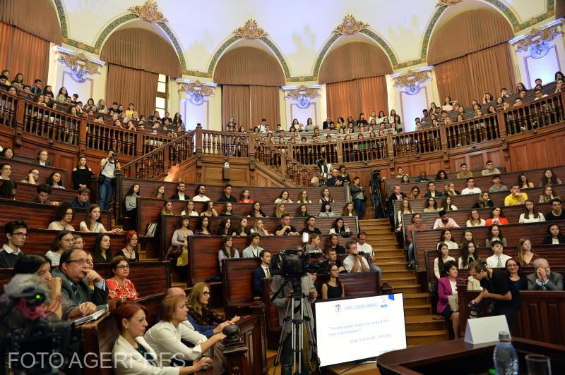 Umfcd 2,5 candidați pe loc la admiterea la Universitatea de Medicină „Carol ...