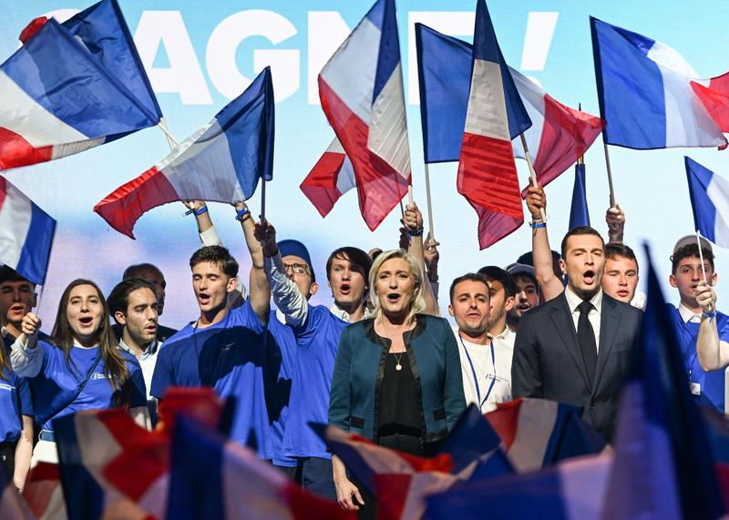 Marine le Pen și Jordan Bardella, Foto: Artur Widak/NurPhoto/Shutterstoc / Shutterstock Editorial / Profimedia