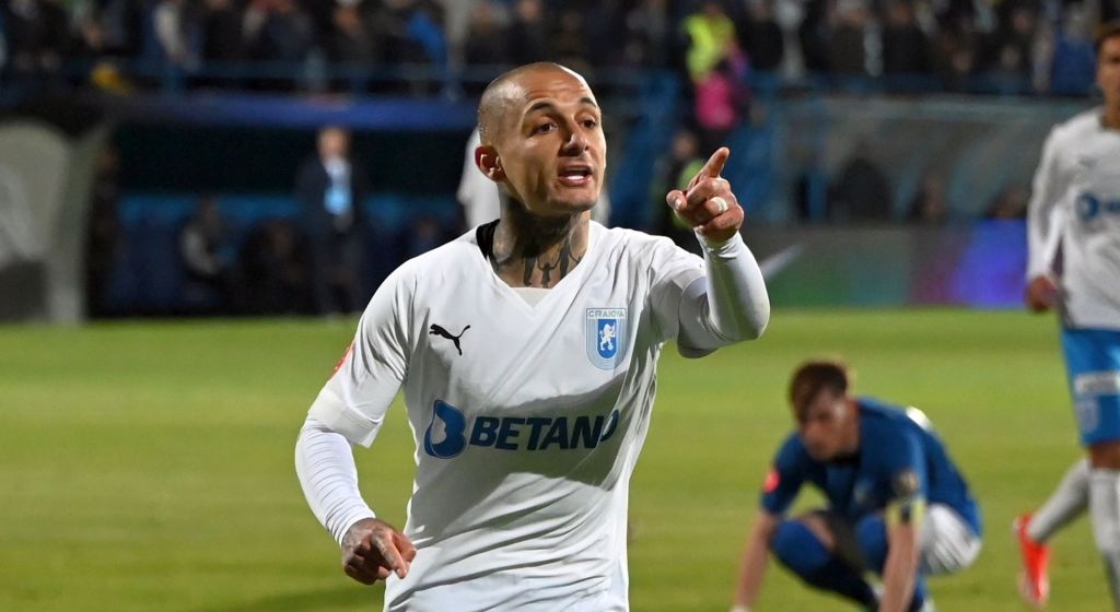 Ionuț Alexandru Mitriță se bucură dupa un gol marcat in meciul de fotbal dintre Farul Constanta si Universitatea Craiova, contand pentru Play off-ul Superligii Superbet, desfasurat pe Stadionul central al Academiei Gheorghe Hagi din Ovidiu, luni 13 mai 2024. FOTO: sportpictures.eu via GOLAZO.ro
