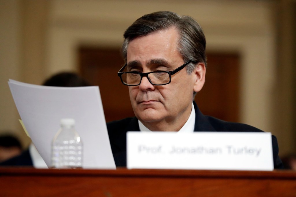 Profesorul Jonathan Turley în timpul unei depoziții în Congresul american, FOTO: Jacquelyn Martin / AP / Profimedia