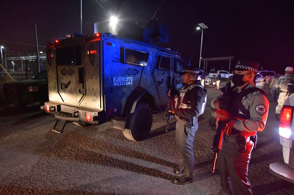 Imagine de la arestarea unuia din fiii lui „El Chapo”. Sursa foto: Eyepix / Zuma Press / Profimedia