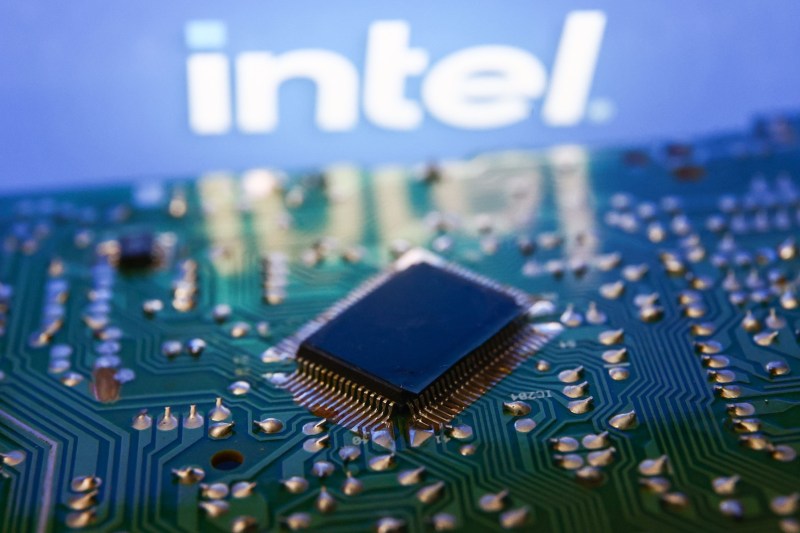 Intel confirmă că a identificat problema care provoacă blocarea procesoarelor sale de ultimă generație