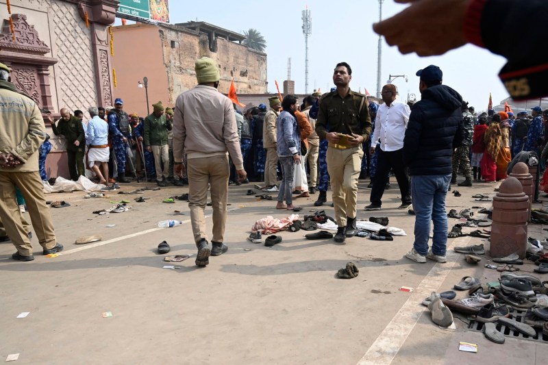 Peste 100 de morți după o busculadă la o adunare religioasă din India – UPDATE