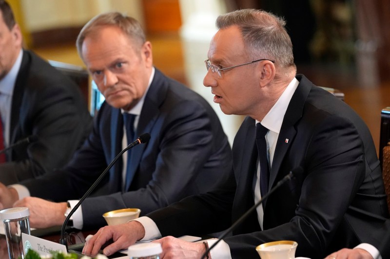 „Să scuipi în față guvernul. Ce rușine!”. Premierul polonez Donald Tusk și președintele Duda au ajuns să se certe la summitul NATO de la Washington pe probleme interne