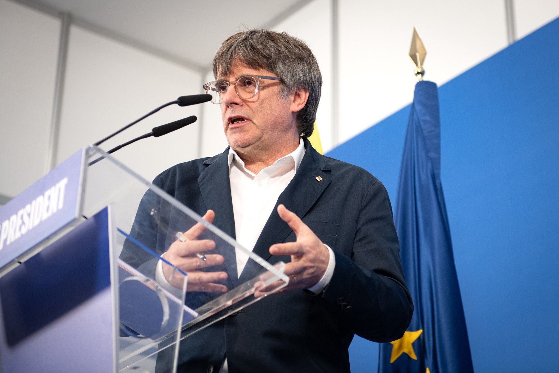 Carles Puigdemont spune că s-a întors în Belgia după apariția sa fulgerătoare la Barcelona