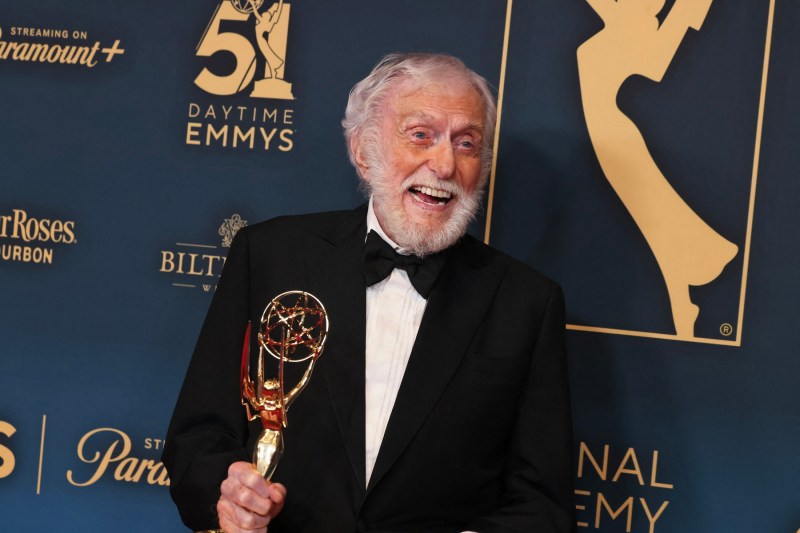 Ce spune actorul premiat la 98 de ani cu un Emmy despre longevitatea sa: „Acesta trebuie să fie secretul”