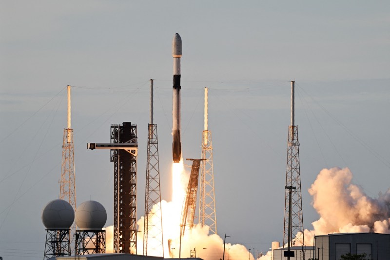 Racheta Falcon 9 a SpaceX a fost consemnată la sol. O defecțiune va fi anchetată de Administrația Federală pentru Aviație
