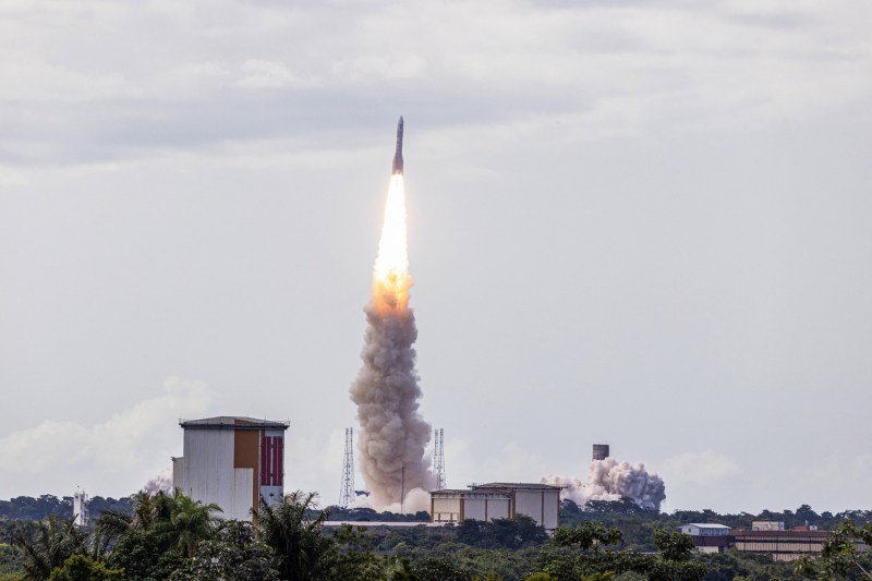 Racheta europeană Ariane 6 a ajuns pentru prima dată în spațiu și a plasat microsateliți. „O zi istorică pentru ESA și pentru accesul autonom în spațiu”