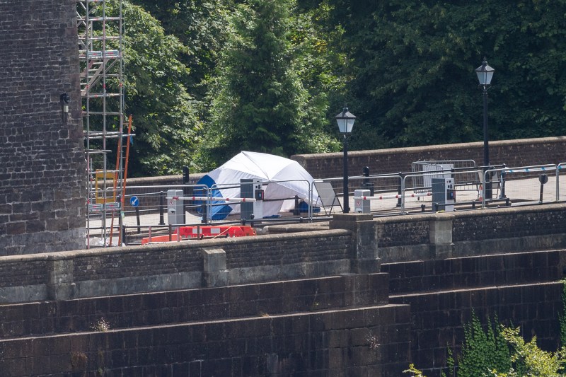 Valize cu rămășițe umane au fost găsite pe Podul suspendat Clifton din Bristol / FOTO: Simon Chapman/LNP / Shutterstock Editorial / Profimedia