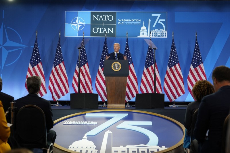 VIDEO Reacții puternice după ce, la mult așteptata conferință de presă, Biden a spus că își menține candidatura, dar că ”dacă doctorii îmi cer să fac examen neurologic, îl voi face” / Întrebat cum de l-a numit, pe Zelenski, ”președintele Putin”, Biden a spus că: ”Ați văzut o conferință NATO de mai mare succes?”