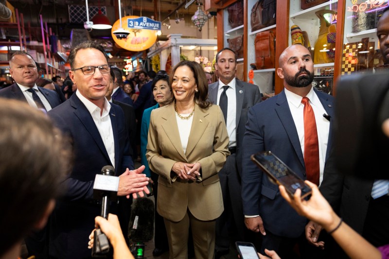 Kamala Harris are zece zile pentru a găsi propunerea pentru vicepreședinție