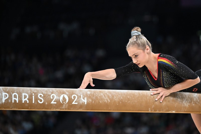 Jocurile Olimpice, gimnastică. Sabrina Maneca Voinea, în afara podiumului după ce a căzut de două ori de pe bârnă – Simone Biles, fără medalie