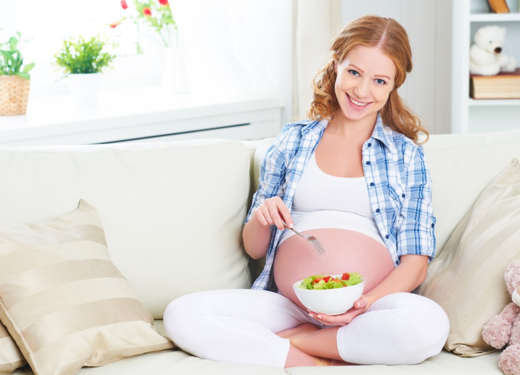 gravida care mananca alimente sanatoase