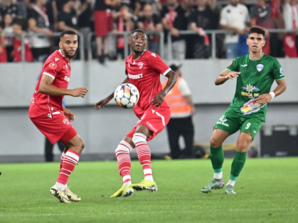 Fotbaliștii clublui Dinamo. Foto: sportpictures