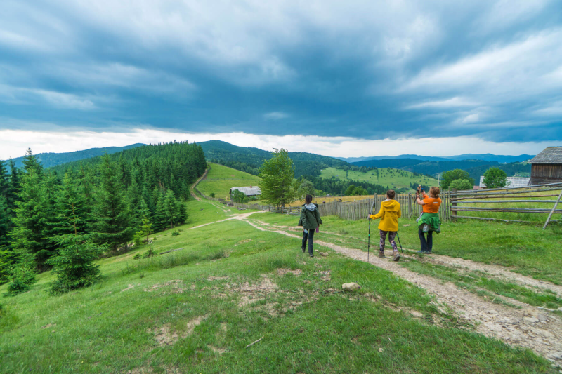 130 de români vor parcurge Via Transilvanica în cadrul inițiativei RBL pe drumul care unește