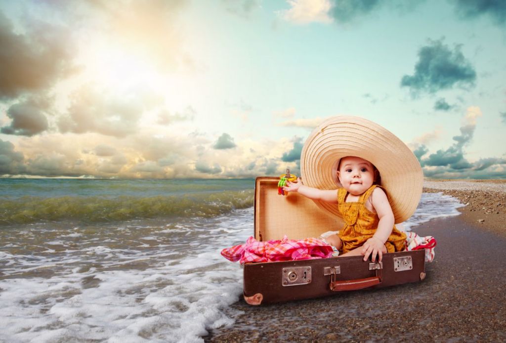 Când mergi în prima vacanță cu copilul și bunicii lui o să descoperi că vacanța nu mai e cea a fost. Foto: Shutterstock