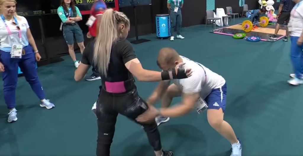 Mihaela Cambei și Valeriu Calancea. Foto: Foto: captură TVR via Golazo.ro