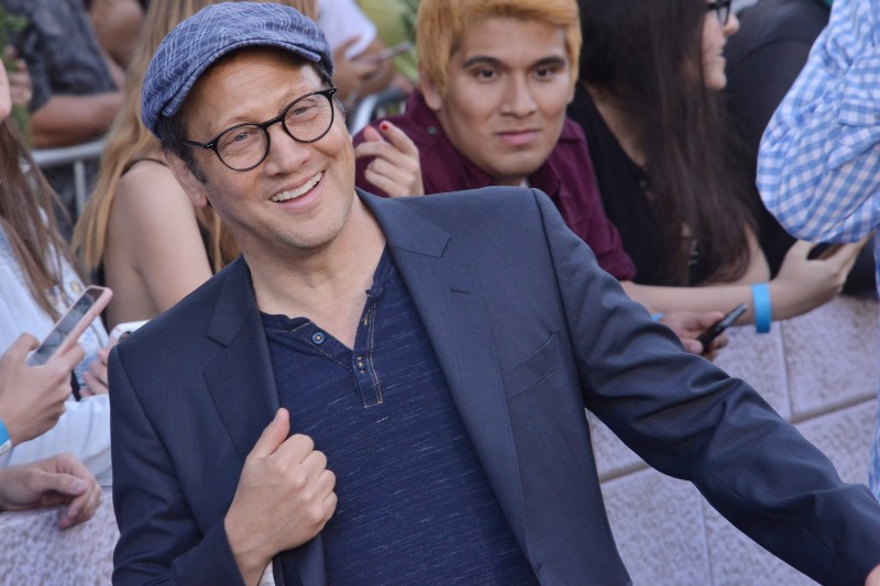 Rob Schneider își cere scuze fiicei sale, care l-a repudiat în public: „Mă simt îngrozitor”