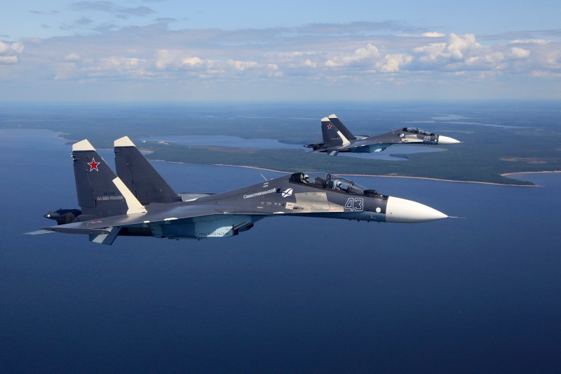 Moscova se laudă că încă domină Marea Neagră. Avioane de luptă Su-30SM, exerciții tactice pentru distrugerea dronelor