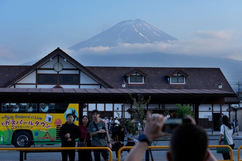 Muntele Fuji din Japonia – fără zăpadă la această dată, un record