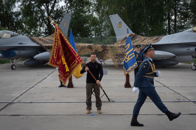 VIDEO Volodimir Zelenski: Avioanele de vânătoare F-16 „sunt deja pe cerul Ucrainei şi vor fi mai multe”