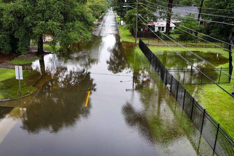 Furtuna Debby va lovi încă trei state americane. Primarul din Savannah: „Va crea, literalmente, insule în oraș”