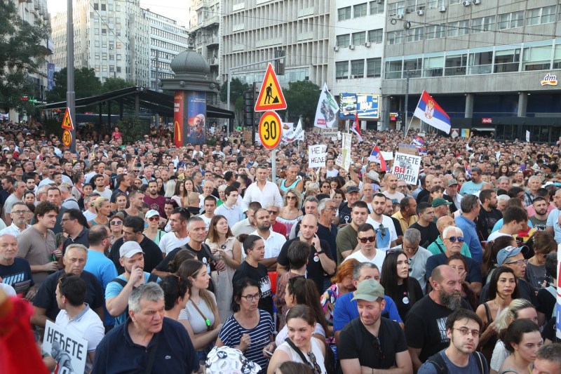 Protest de amploare la Belgrad împotriva unui proiect minier controversat. Poliția a făcut arestări