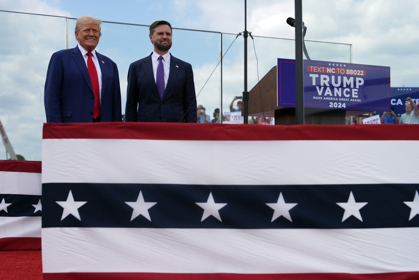 VIDEO Donald Trump a ţinut primul miting în aer liber de la tentativa de asasinat asupra sa