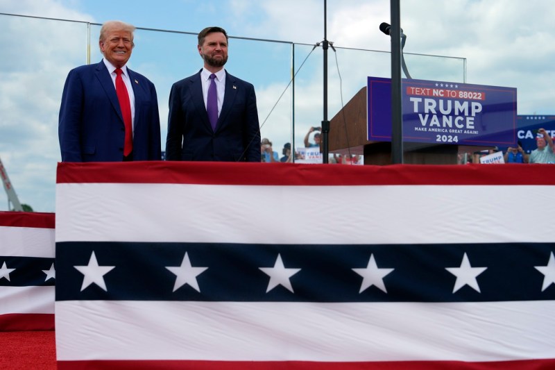 VIDEO Cum a apărut Donald Trump la primul miting în aer liber de la tentativa de asasinat asupra sa