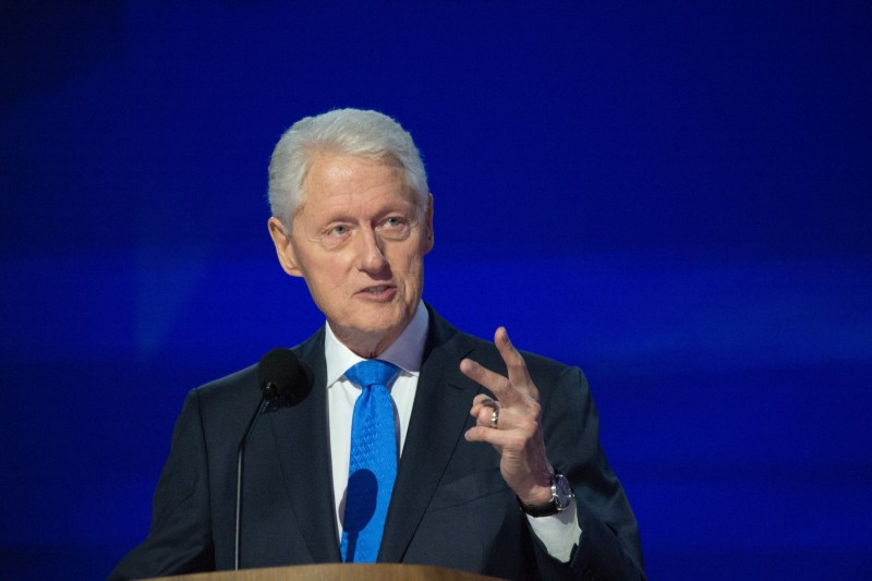 O statistică prezentată de Bill Clinton demontează unul dintre cele mai mari mituri ale politicii: economia nu e crescută mereu de cei care pretind că o fac