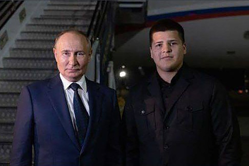 Adam Kadyrov și Vladimir Putin / Foto: Kadyrov / WillWest News / Profimedia