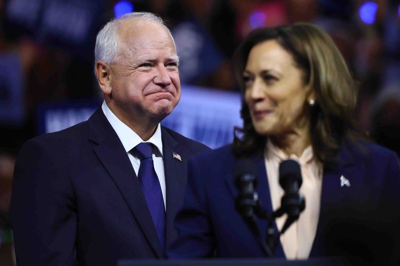 Tim Walz și China: Legături personale și critici dure la adresa Beijingului din partea omului ales de Kamala Harris pentru postul de vicepreședinte