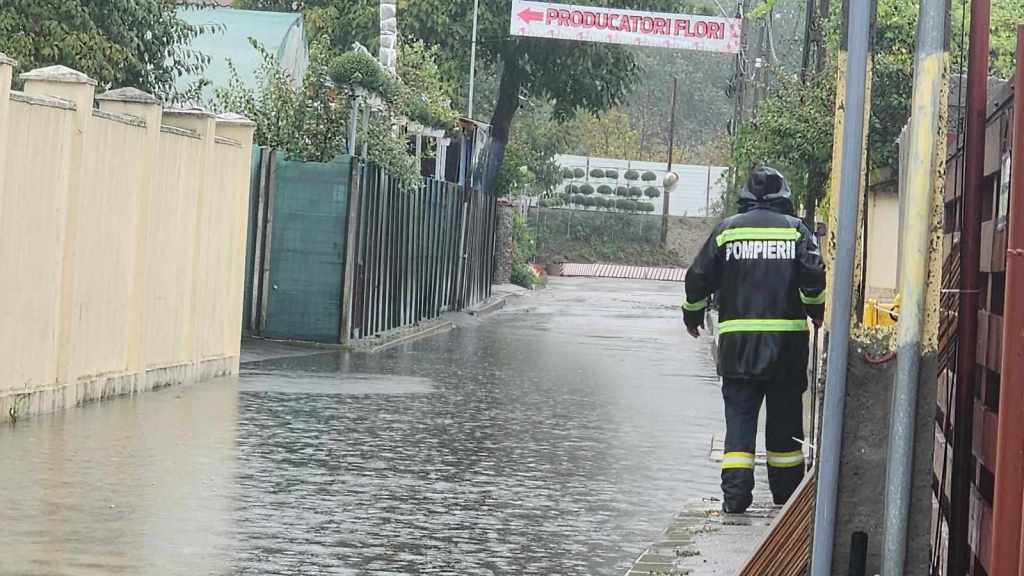 Străzi inundate în Hunedoara / FOTO: ISU Hunedoara