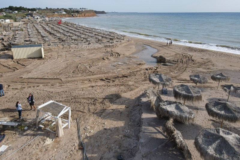 fanatik.ro: Cum arată Vama Veche la 24 de ore după ce furtuna a măturat plajele! Ce au făcut patronii, la foc automat