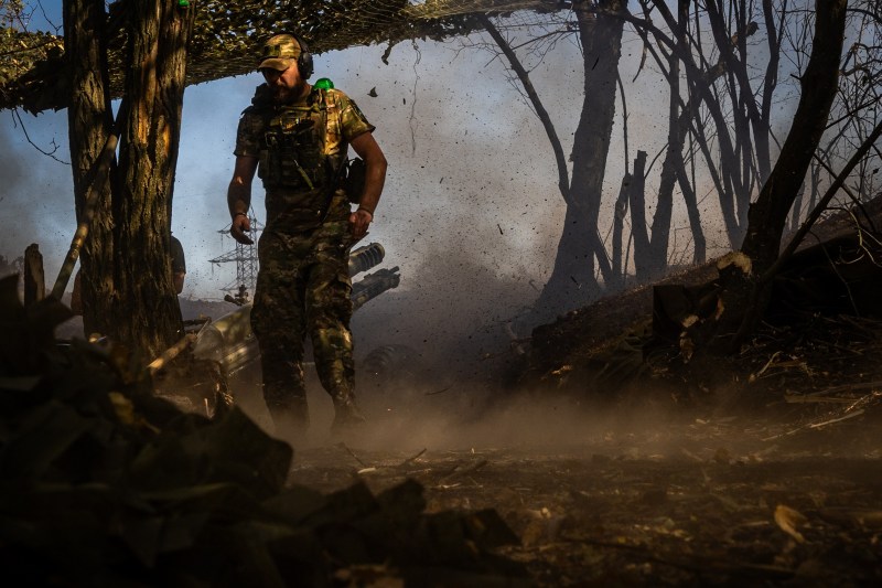 Război în Ucraina, ziua 950: Rusia majorează bugetul pentru război / O nouă serie de încorporări în armata rusă / Putin, de „Ziua Reunificării”: „Toate obiectivele vor fi atinse”