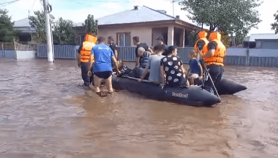 Inundatii în Slobozia Conachi și Pechea din județul Galați / FOTO: Captură video Pro Lider FM Facebook