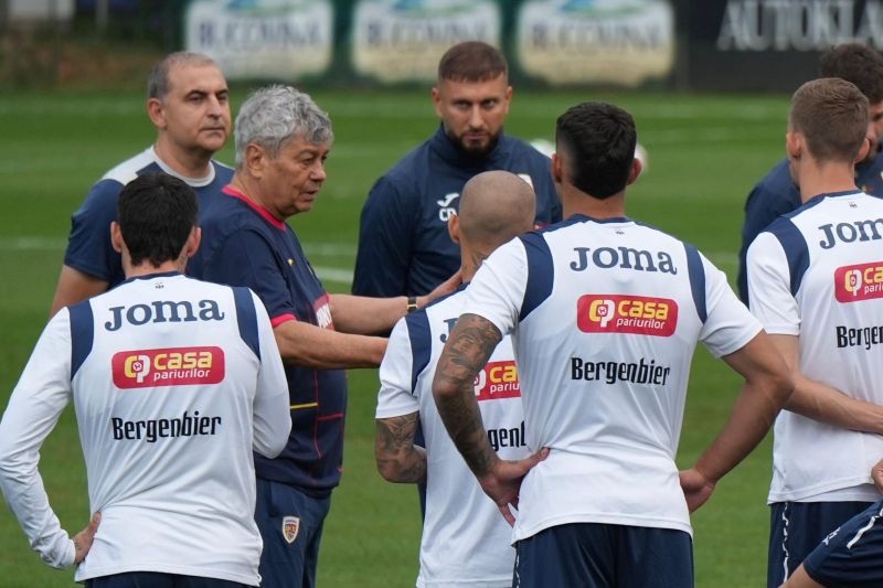 Mircea Lucescu a condus primul antrenament al „tricolorilor" / FOTO: GOLAZO.ro