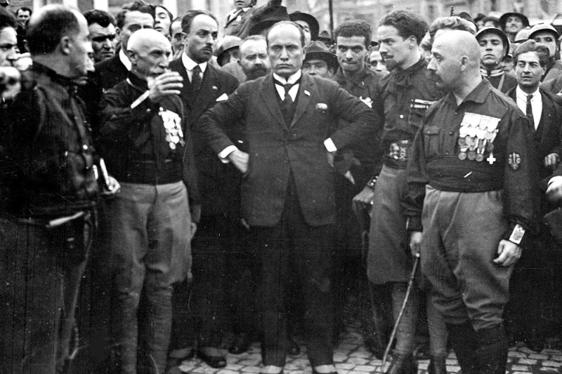 Italia reimpune o măsură introdusă prima dată de Benito Mussolini care vizează elevii cu comportament agresiv