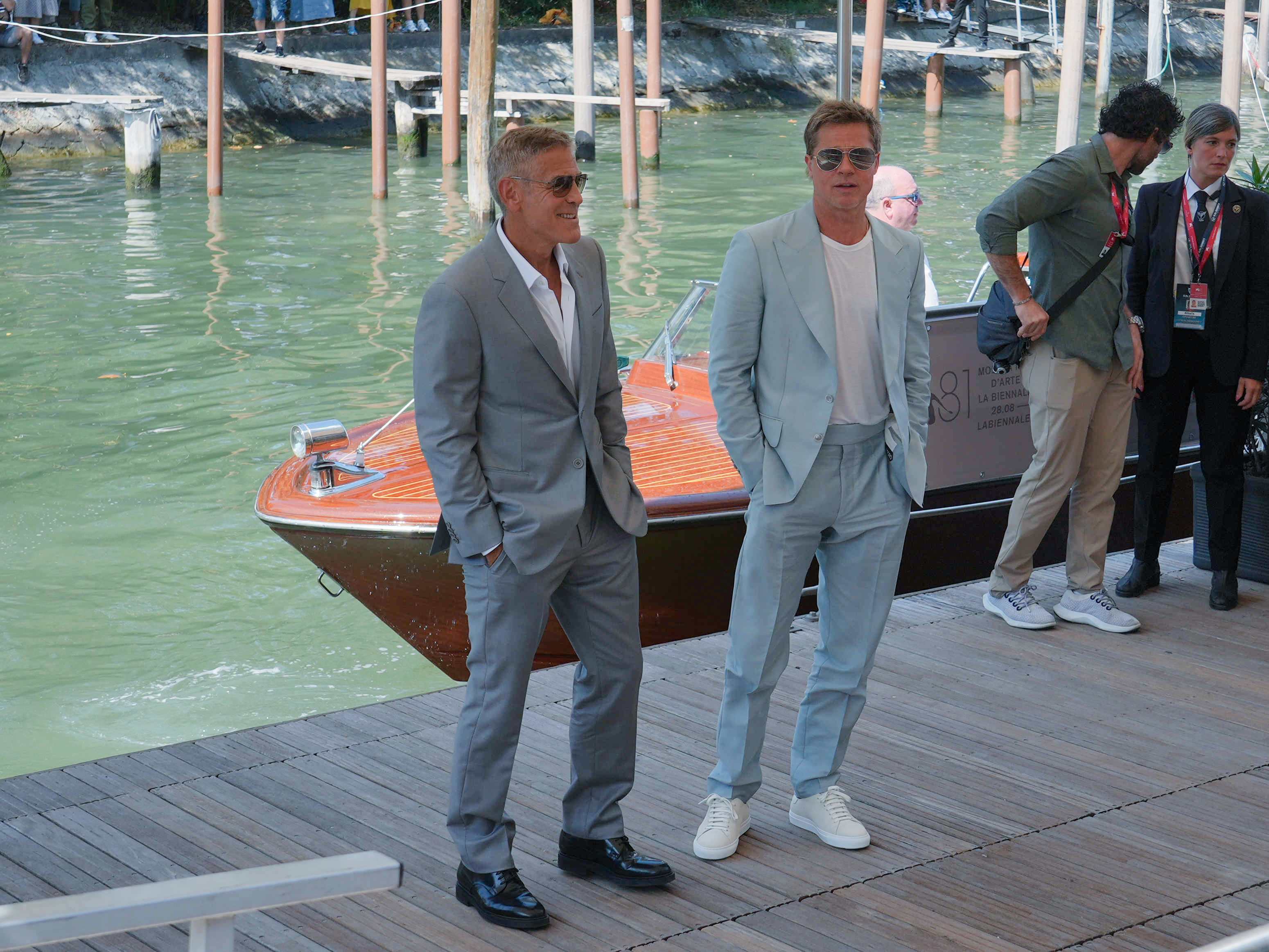 Festivalul de Film de la Veneţia: George Clooney şi Brad Pitt au venit să-şi prezinte filmul „Wolfs”