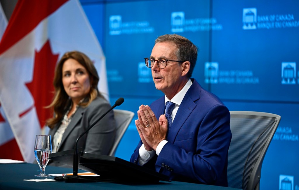 Tiff Macklem, Guvernatorul Bancii Canadei (dreapta). Credit: Justin Tang / Zuma Press / Profimedia