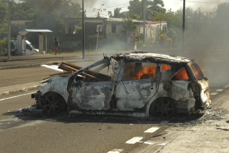 Proteste violente în Martinica. Autoritățile franceze au interzis demonstrațiile în patru orașe