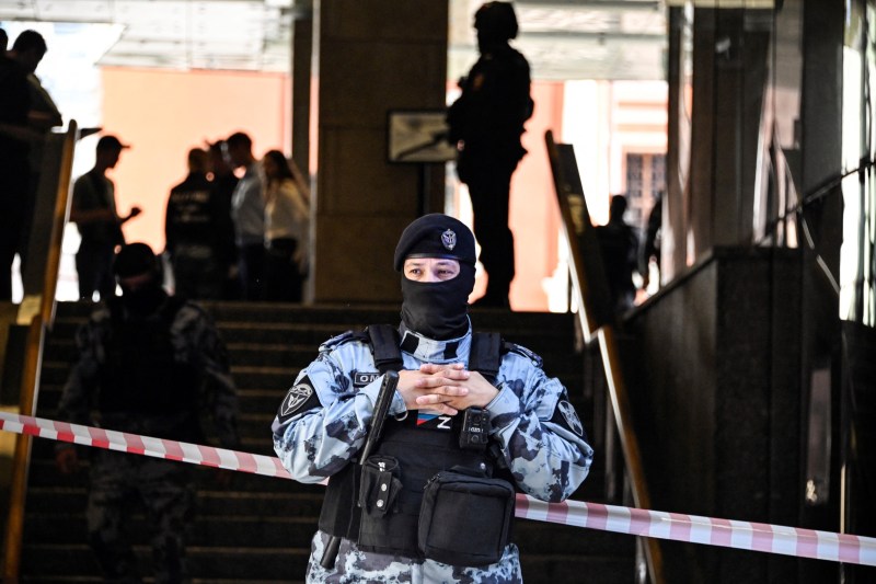 Focuri de armă la sediul Wildberries din Moscova din cauza unei dispute dintre cea mai bogată femeie din Rusia și fostul soț / FOTO: Alexander NEMENOV / AFP / Profimedia