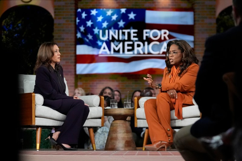 Kamala Harris și Oprah Winfrey / Foto: oprah winfrey