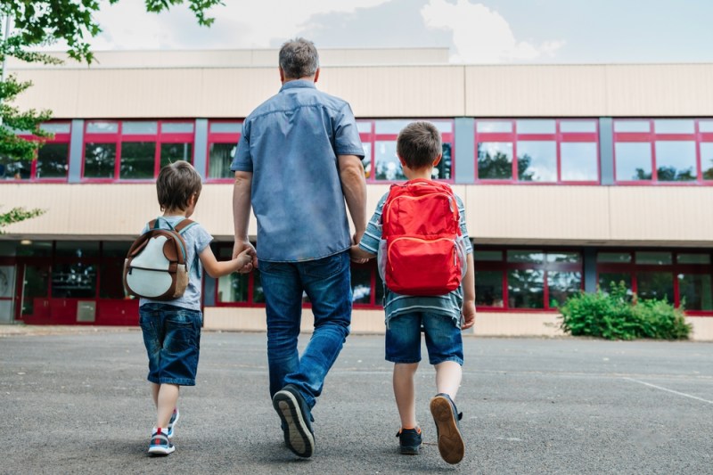 Începutul școlii poate fi o perioadă stresantă pentru părinții cu copii de școală. FOTO: Shutterstock