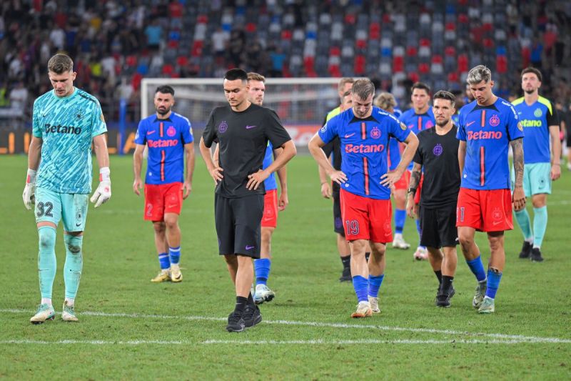 Fotbaliștii steliști după meciul de fotbal dintre FCSB și Sparta Praga, contând pentru preliminariile UEFA Champions League, desfășurat pe Stadionul Steaua din București, marți 13 august 2024. © FOTO: Mihai-Antonio VASILE/SPORT PICTURES via GOLAZO.ro