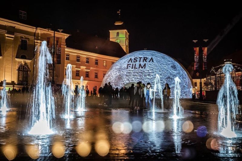 Astra Film Festival 2024 începe în weekend, la Sibu. În deschidere, un documentar în premieră despre care deja se vorbește mult: „Tata”, de Lina Vdovîi și Radu Ciorniciuc