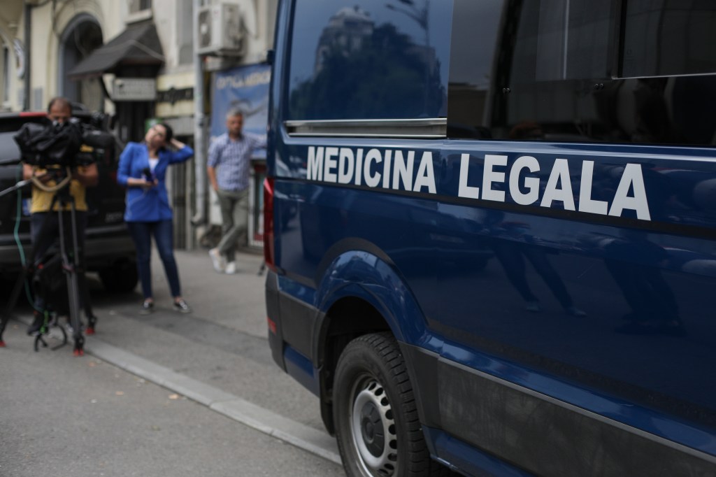 Mașină a INML (Institutul Național de Medicină Legală) Foto: Inquam Photos / Octav Ganea