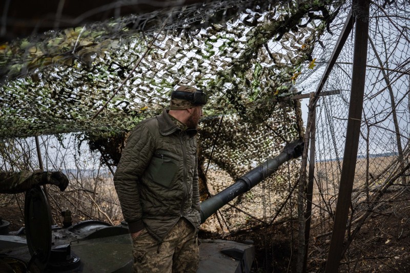 LIVE Război în Ucraina, ziua 970: Rusia confirmă că a trebuit să își mute navele de război din Crimeea / Trupele ruse au ajuns la periferia orașului Selydove / Ucraina spune că a lovit un aerodrom militar și o fabrică de explozibili din Rusia